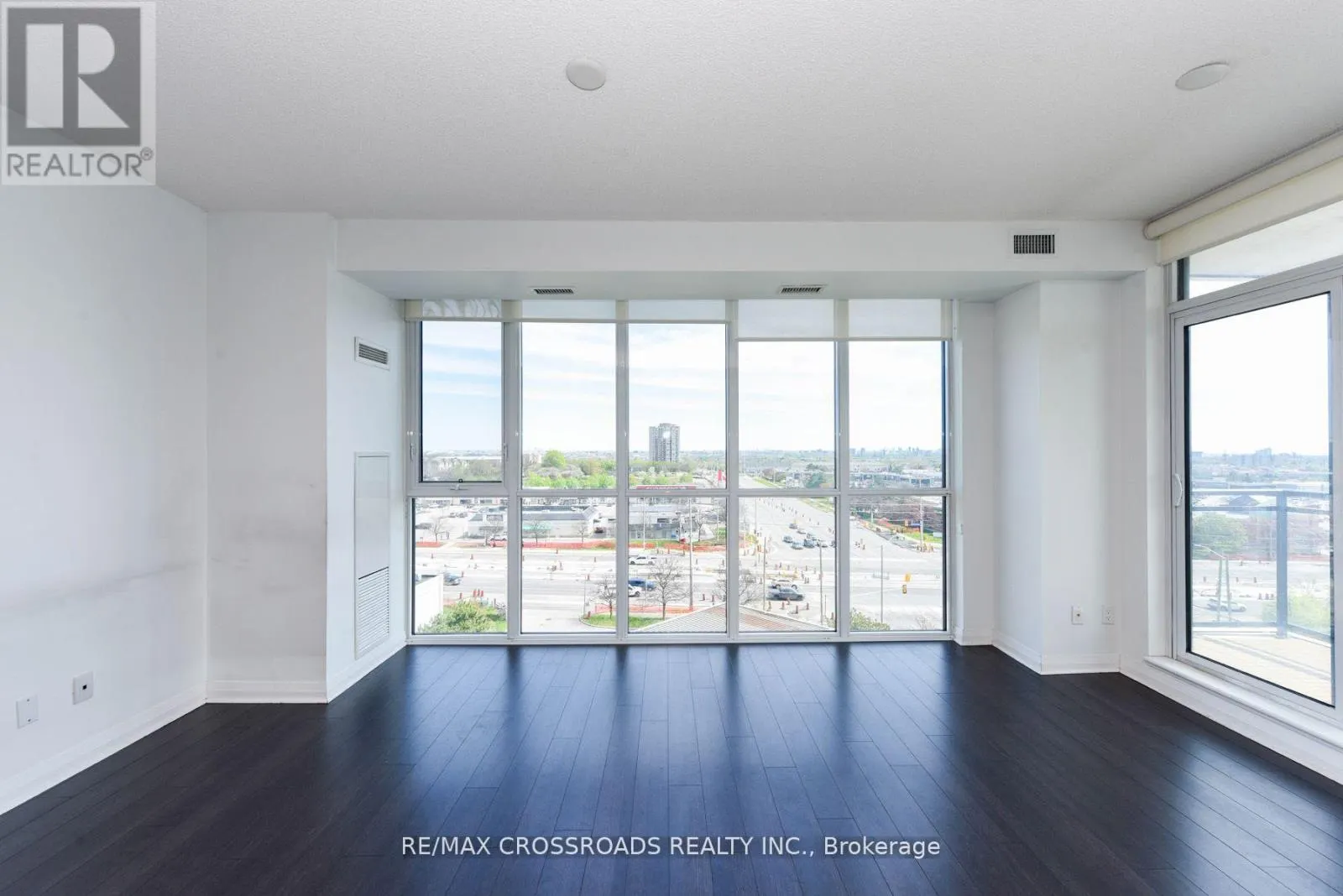 807 - 55 EGLINTON AVENUE W