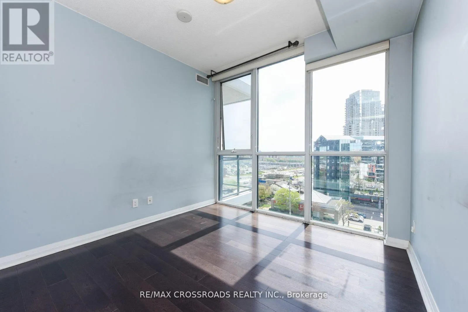 807 - 55 EGLINTON AVENUE W