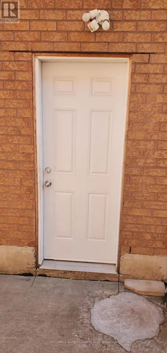 11 TOBA CRESCENT