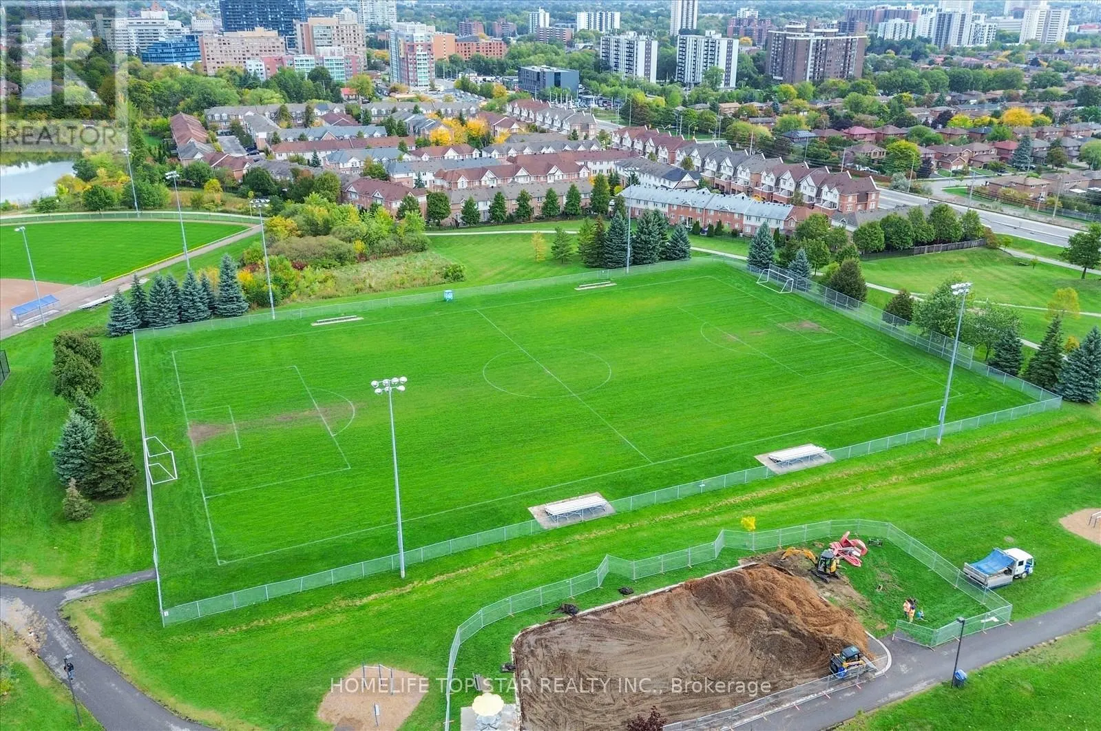 6 - 710 NEIGHBOURHOOD CIRCLE
