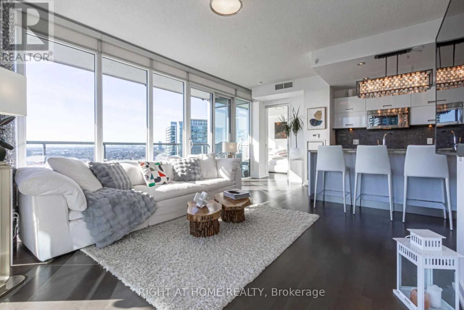 2605 - 88 PARK LAWN ROAD