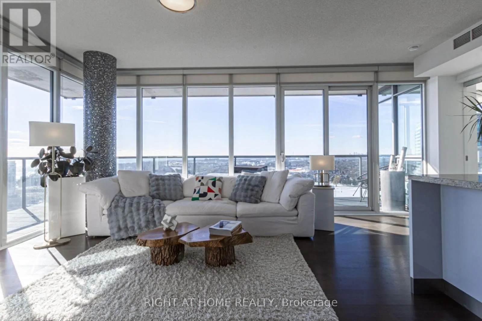 2605 - 88 PARK LAWN ROAD