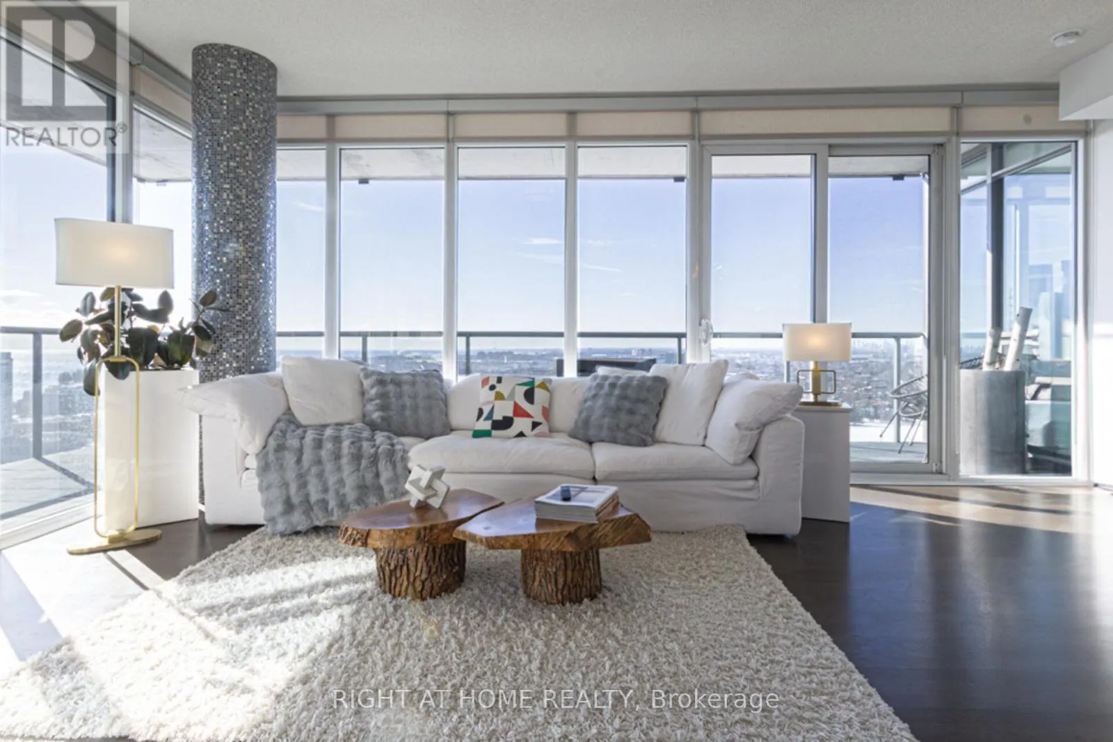 2605 - 88 PARK LAWN ROAD