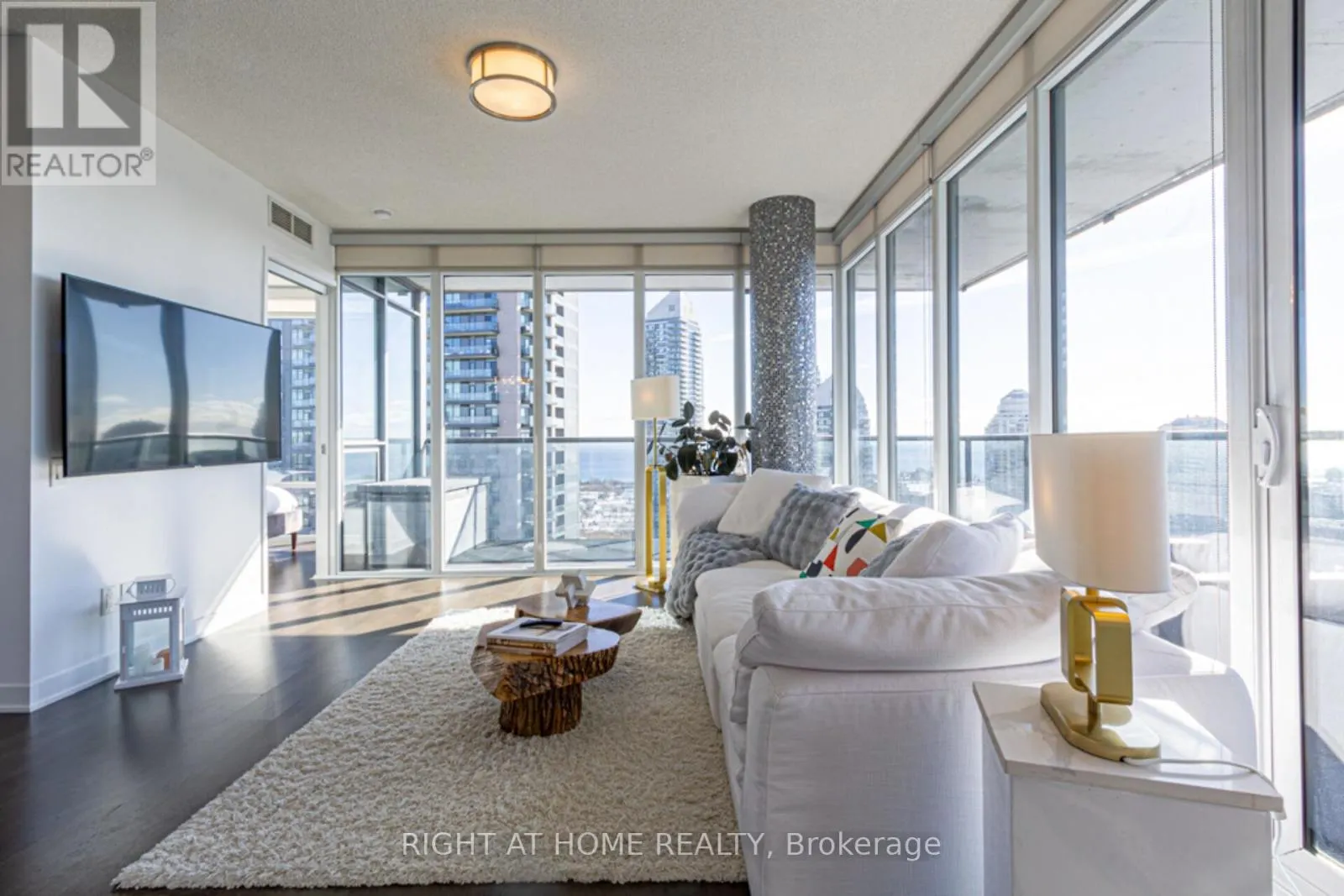 2605 - 88 PARK LAWN ROAD