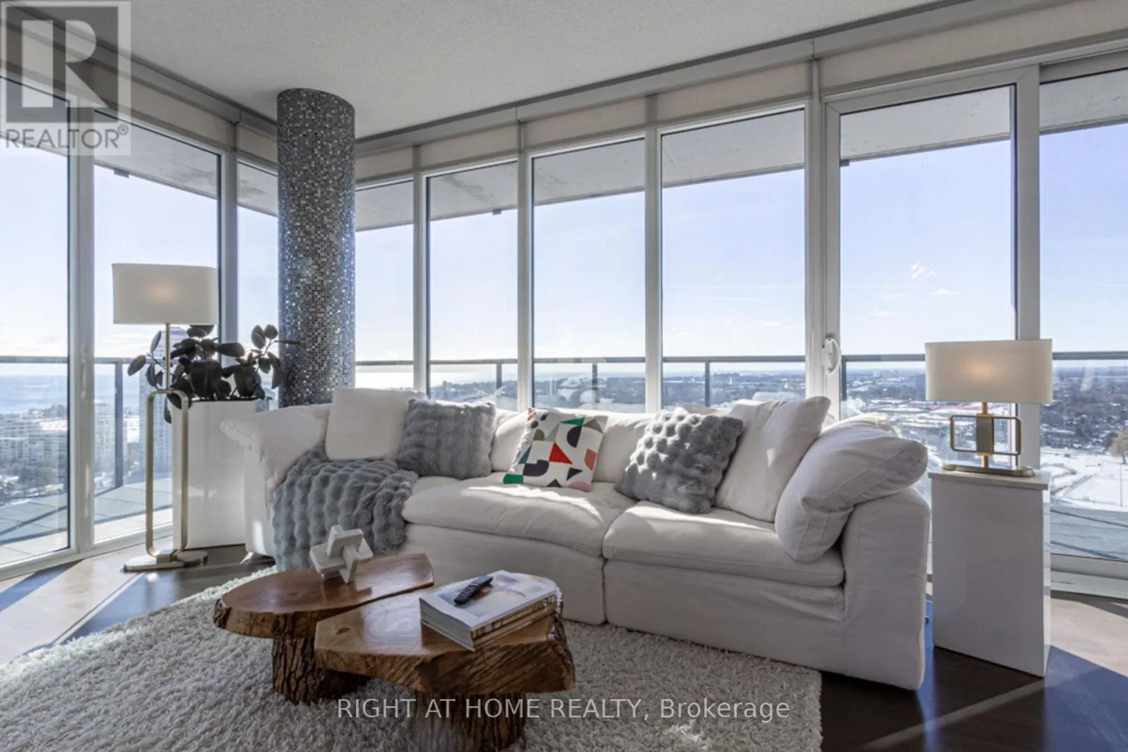 2605 - 88 PARK LAWN ROAD