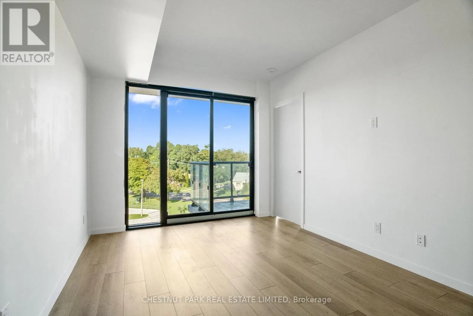 7 SMITH CRESCENT