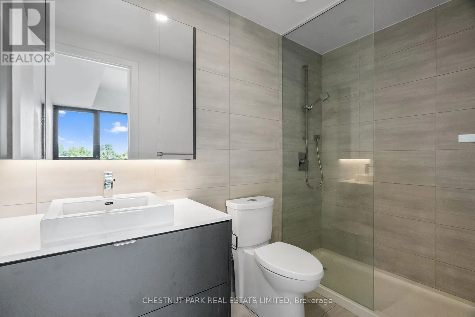 7 SMITH CRESCENT