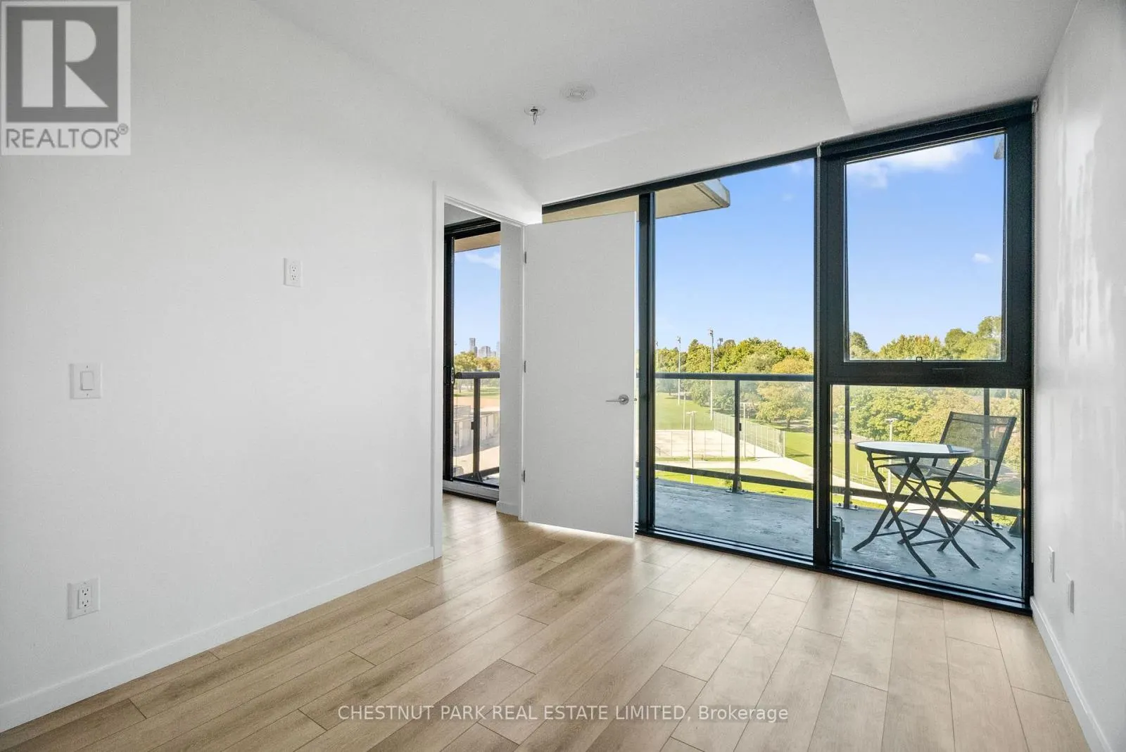 7 SMITH CRESCENT