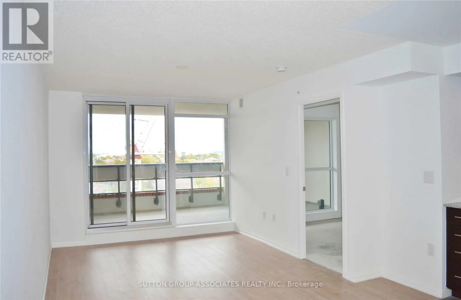 714 - 830 LAWRENCE AVENUE W