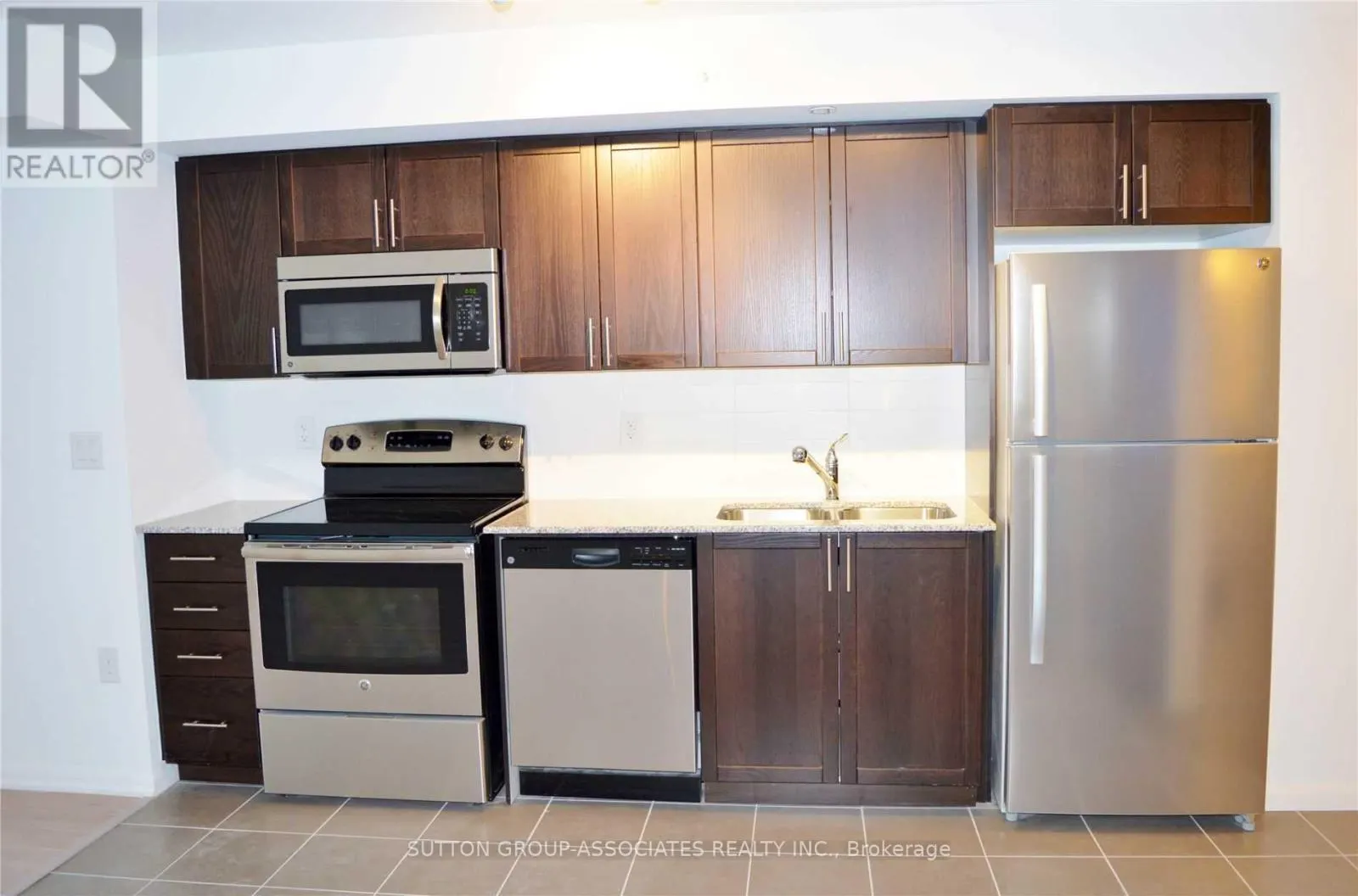 714 - 830 LAWRENCE AVENUE W
