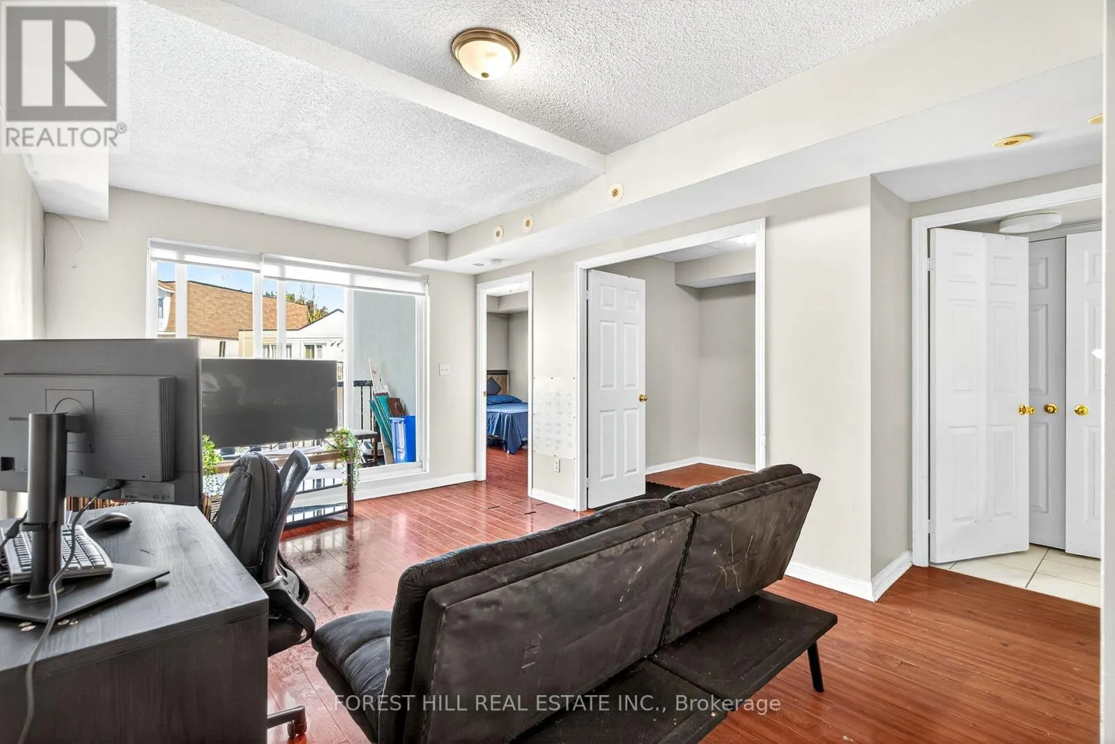 2022 - 3035 FINCH AVE AVENUE W