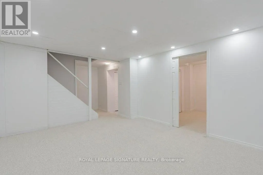 LOWER - 48 LAWNDALE CRESCENT