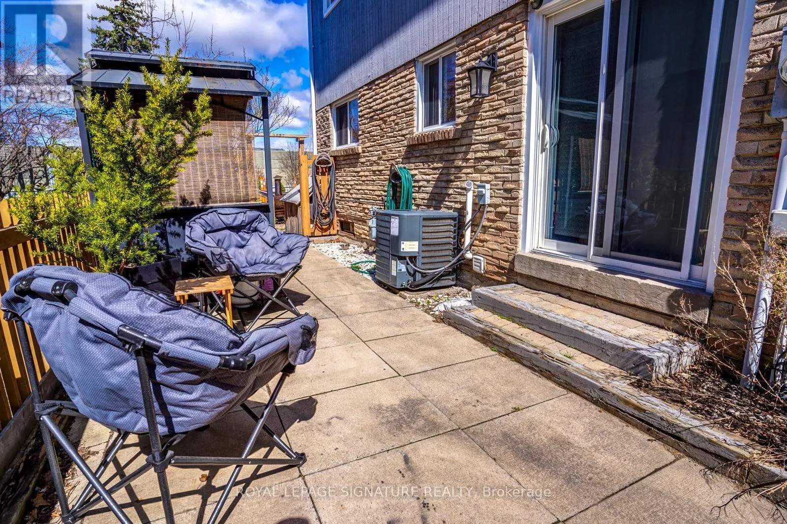 LOWER - 48 LAWNDALE CRESCENT