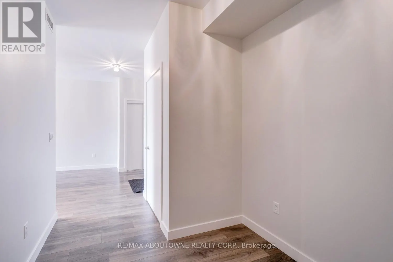 302 - 150 SABINA DRIVE