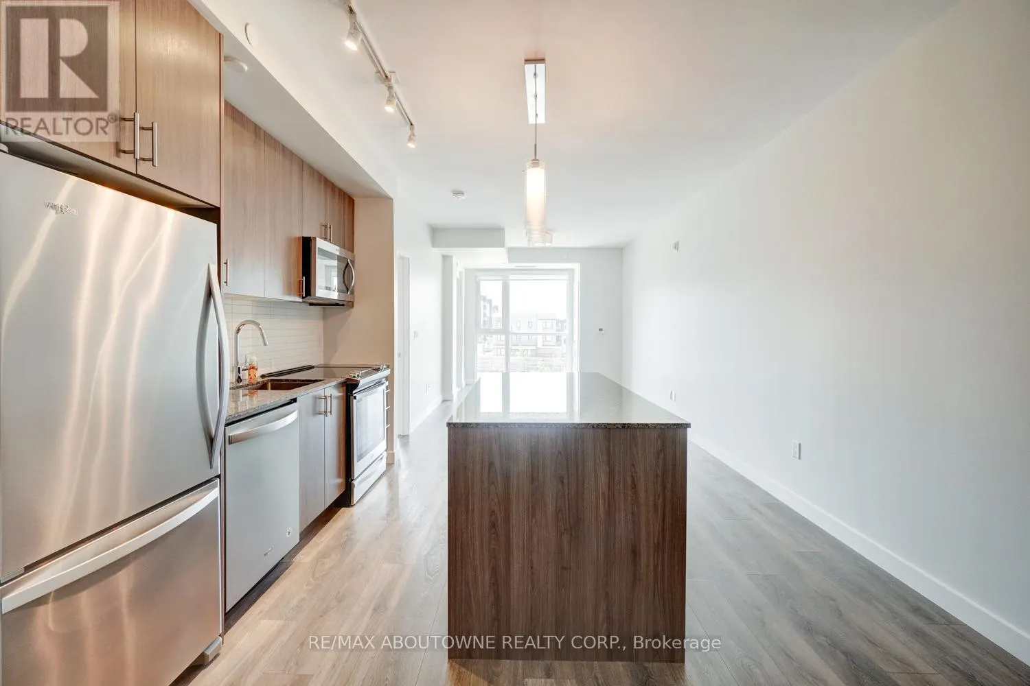 302 - 150 SABINA DRIVE