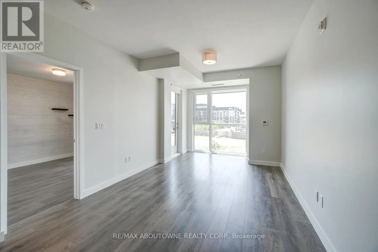 302 - 150 SABINA DRIVE