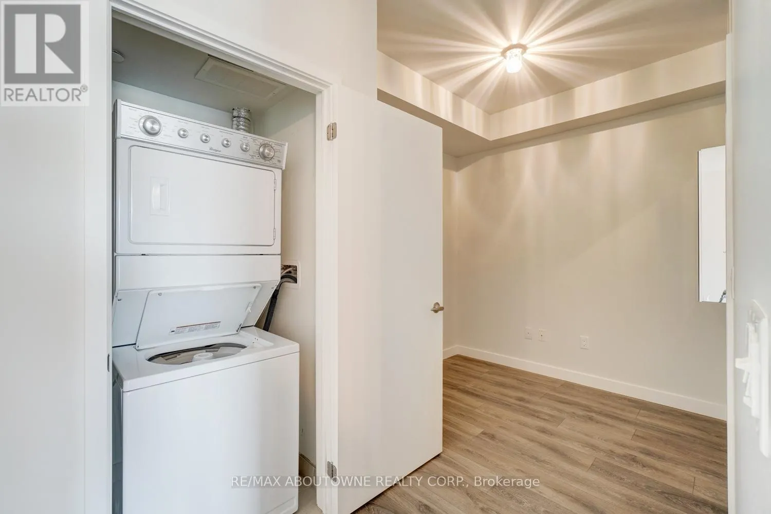 302 - 150 SABINA DRIVE