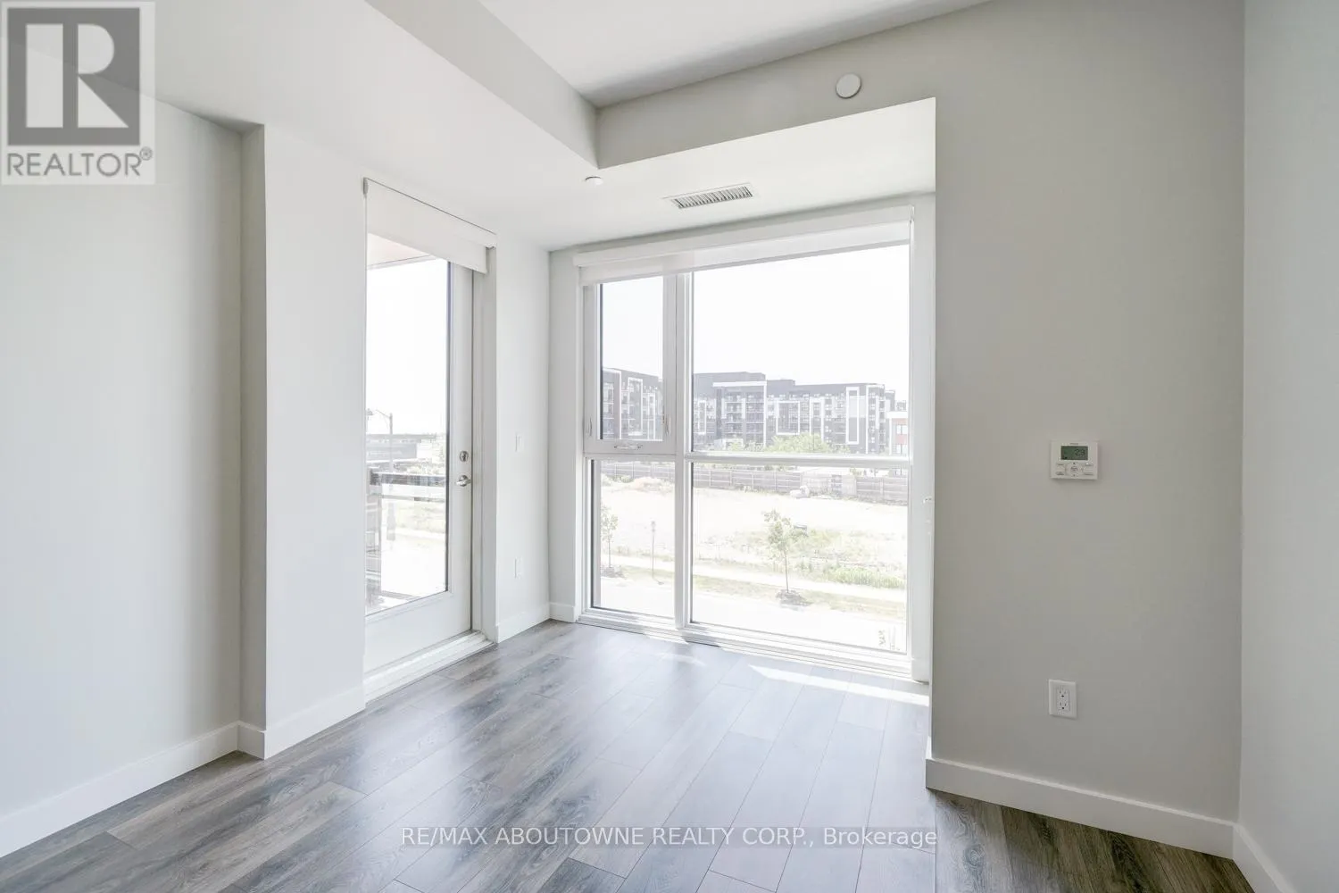 302 - 150 SABINA DRIVE