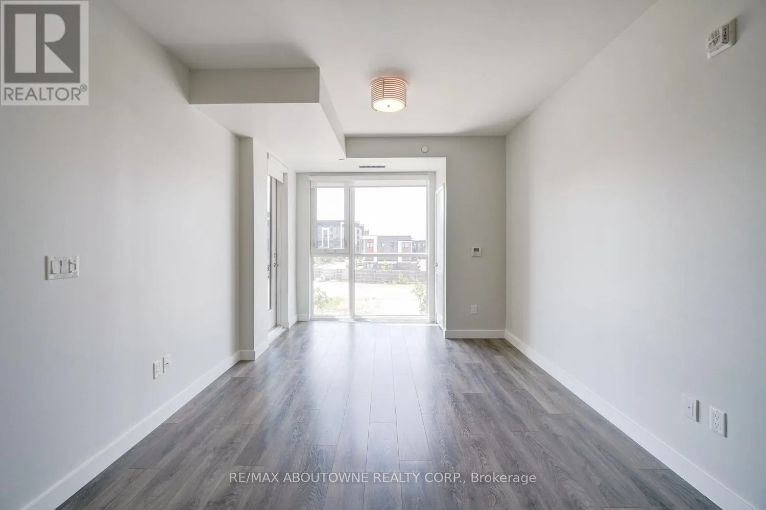 302 - 150 SABINA DRIVE