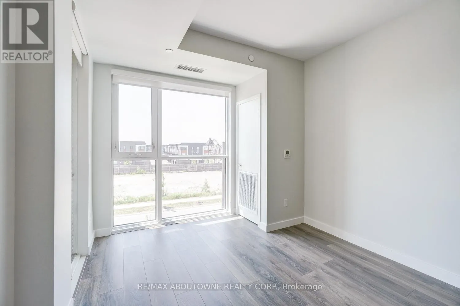 302 - 150 SABINA DRIVE
