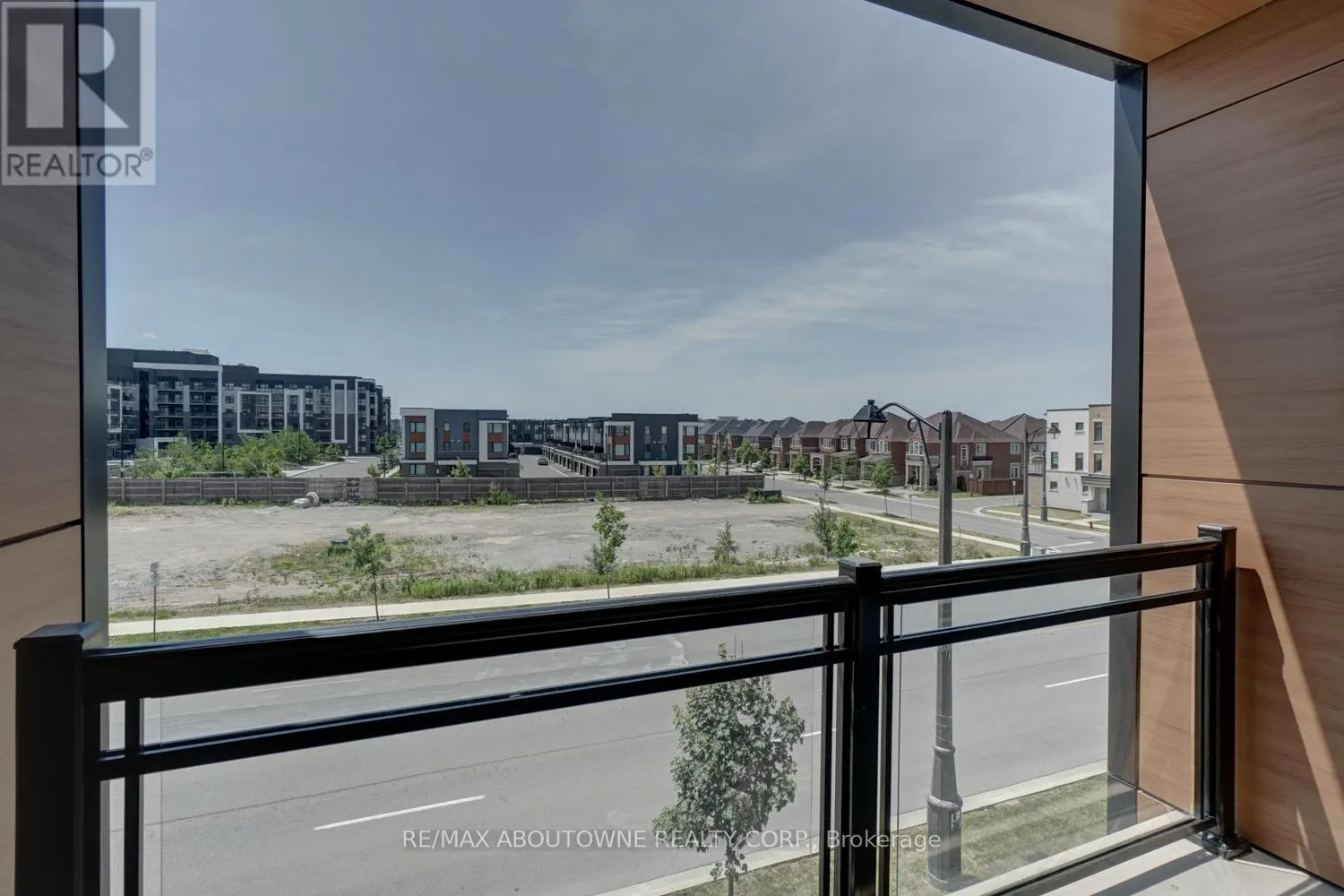 302 - 150 SABINA DRIVE