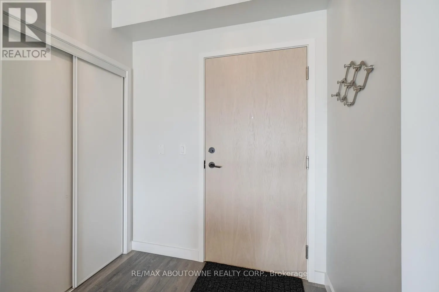 302 - 150 SABINA DRIVE