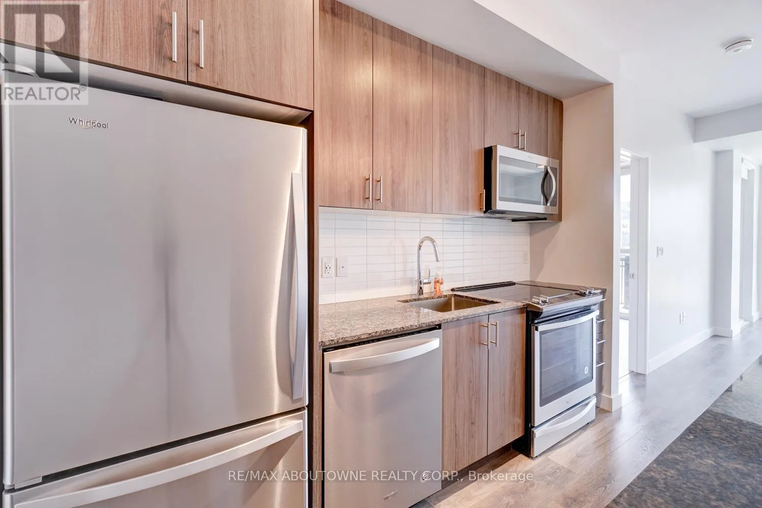 302 - 150 SABINA DRIVE