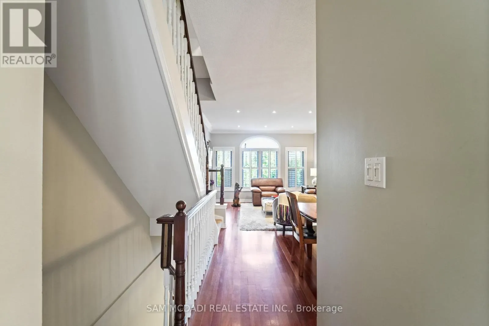 1 - 195 GRAND AVENUE