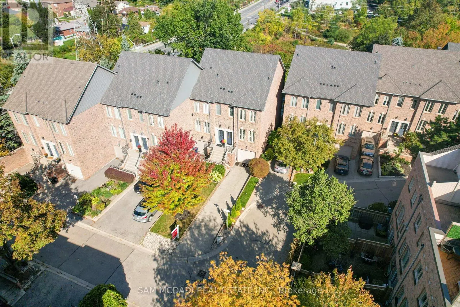 1 - 195 GRAND AVENUE