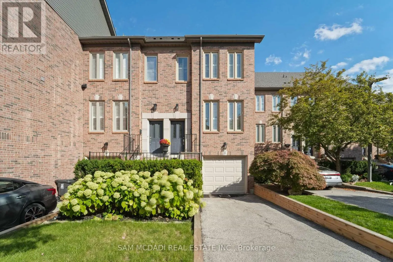1 - 195 GRAND AVENUE