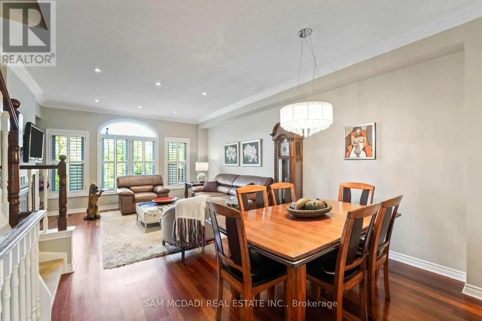 1 - 195 GRAND AVENUE
