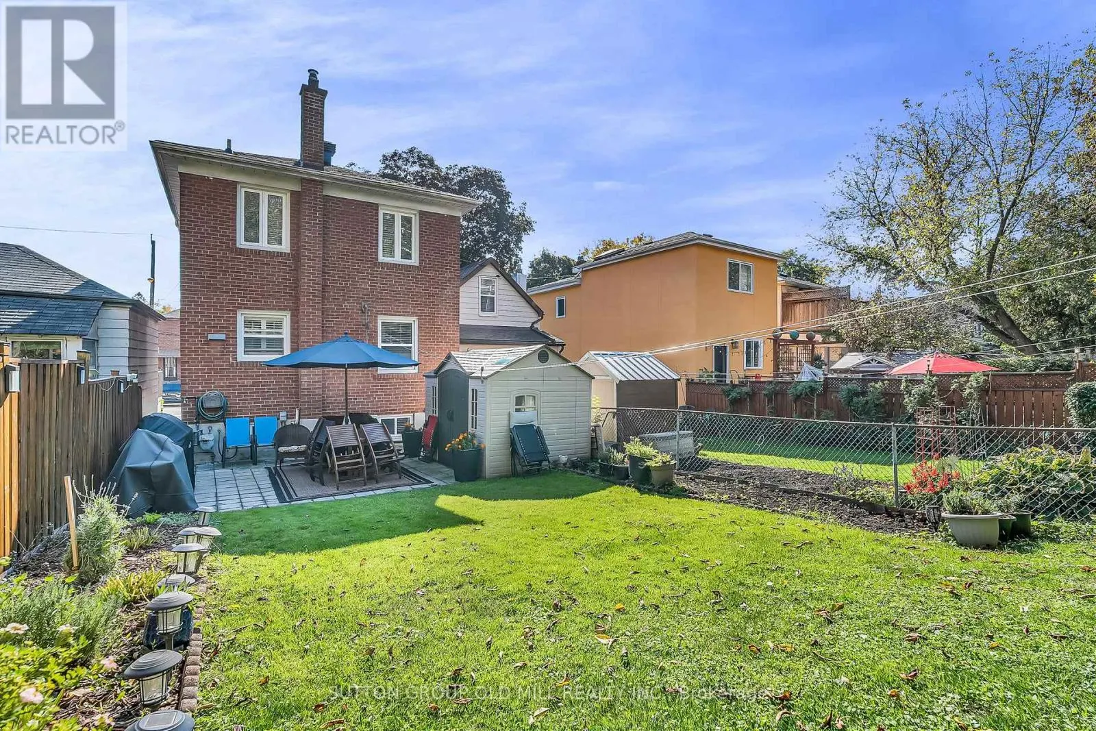 71 WARREN CRESCENT