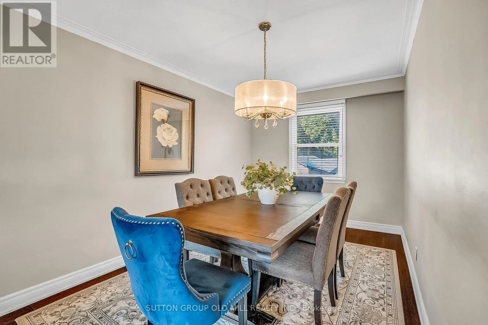 71 WARREN CRESCENT