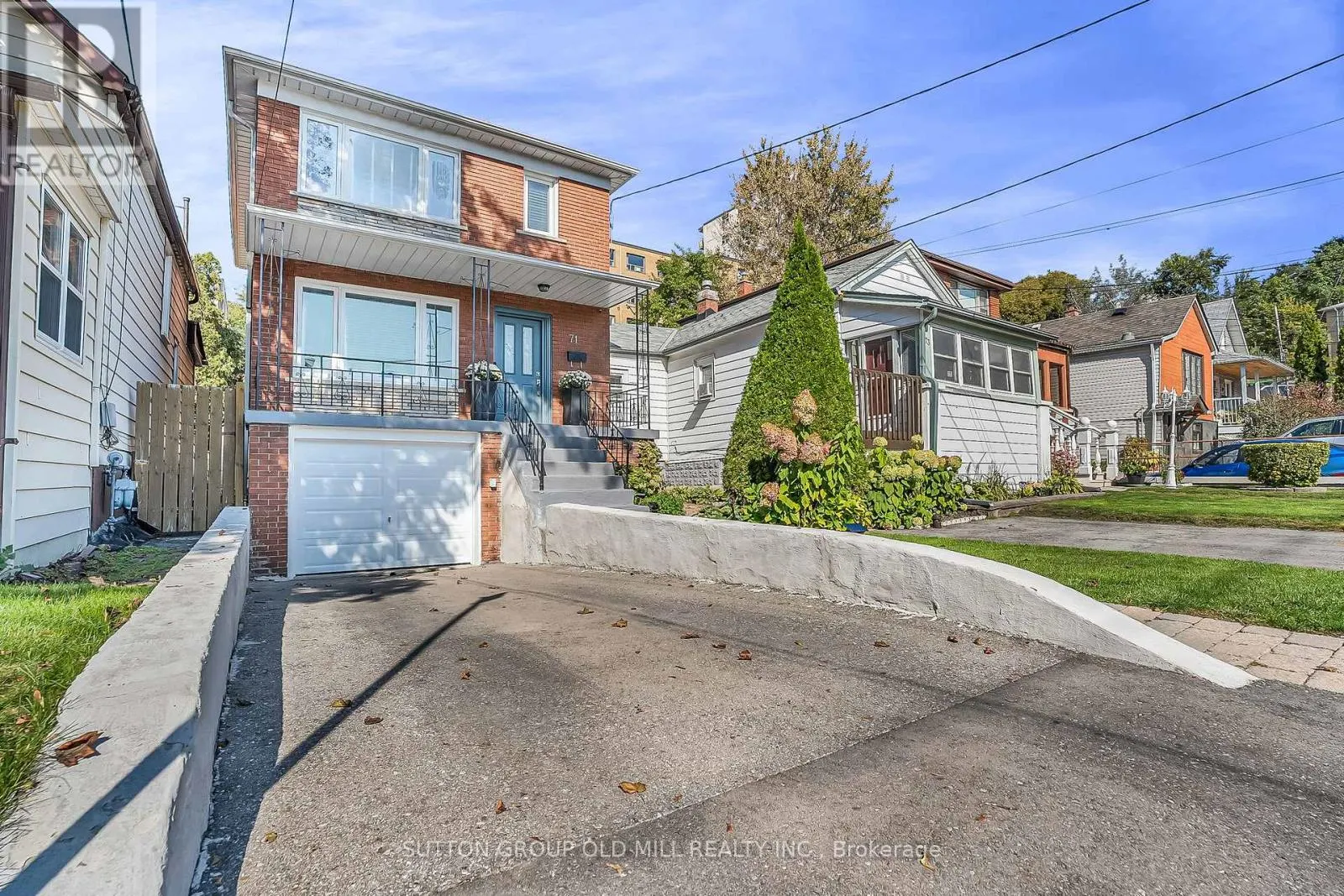 71 WARREN CRESCENT