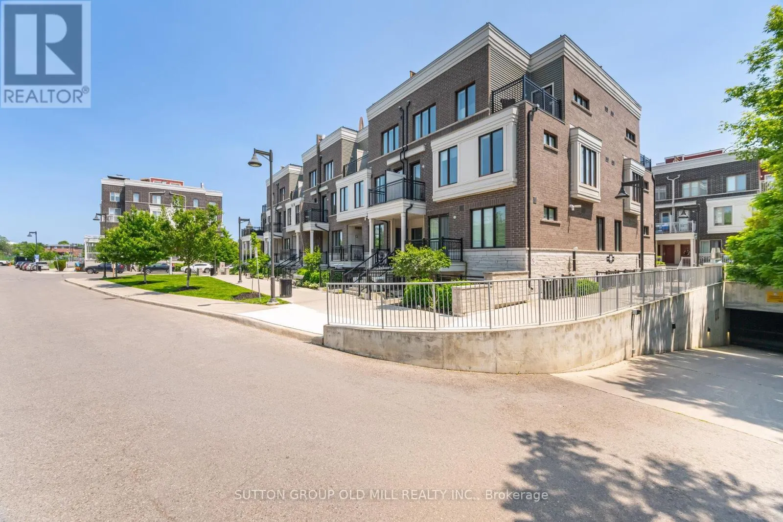 4 - 150 LONG BRANCH AVENUE
