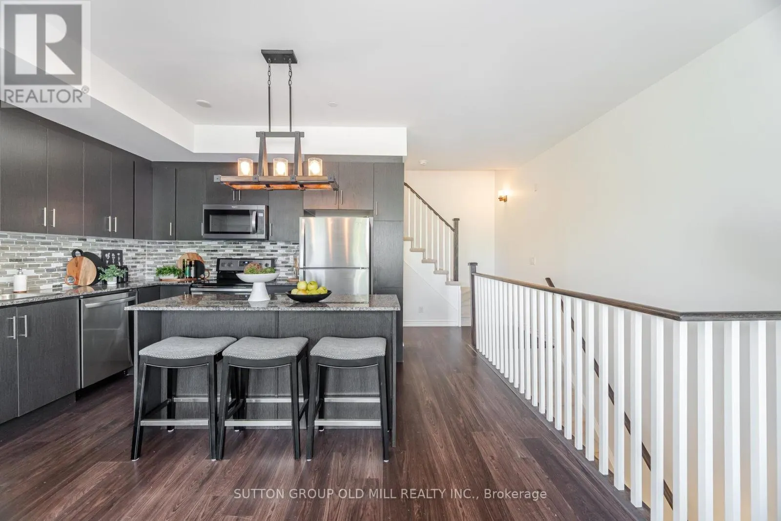 4 - 150 LONG BRANCH AVENUE