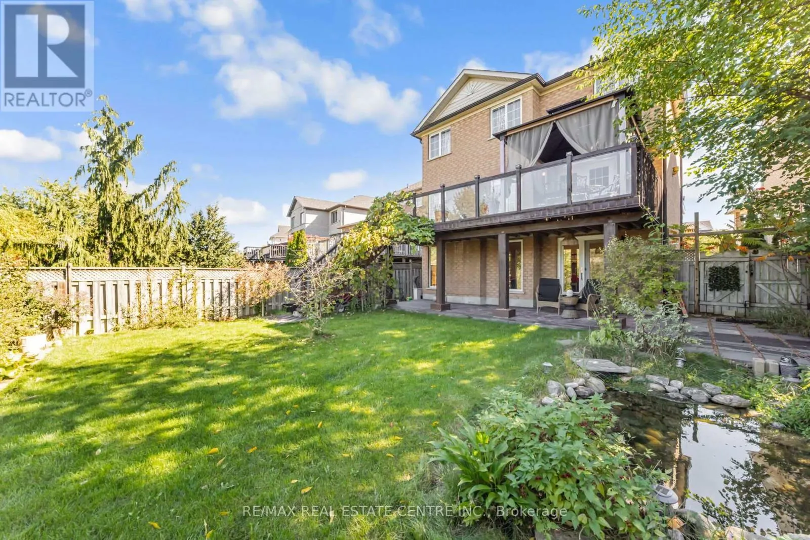 26 PORCHLIGHT ROAD