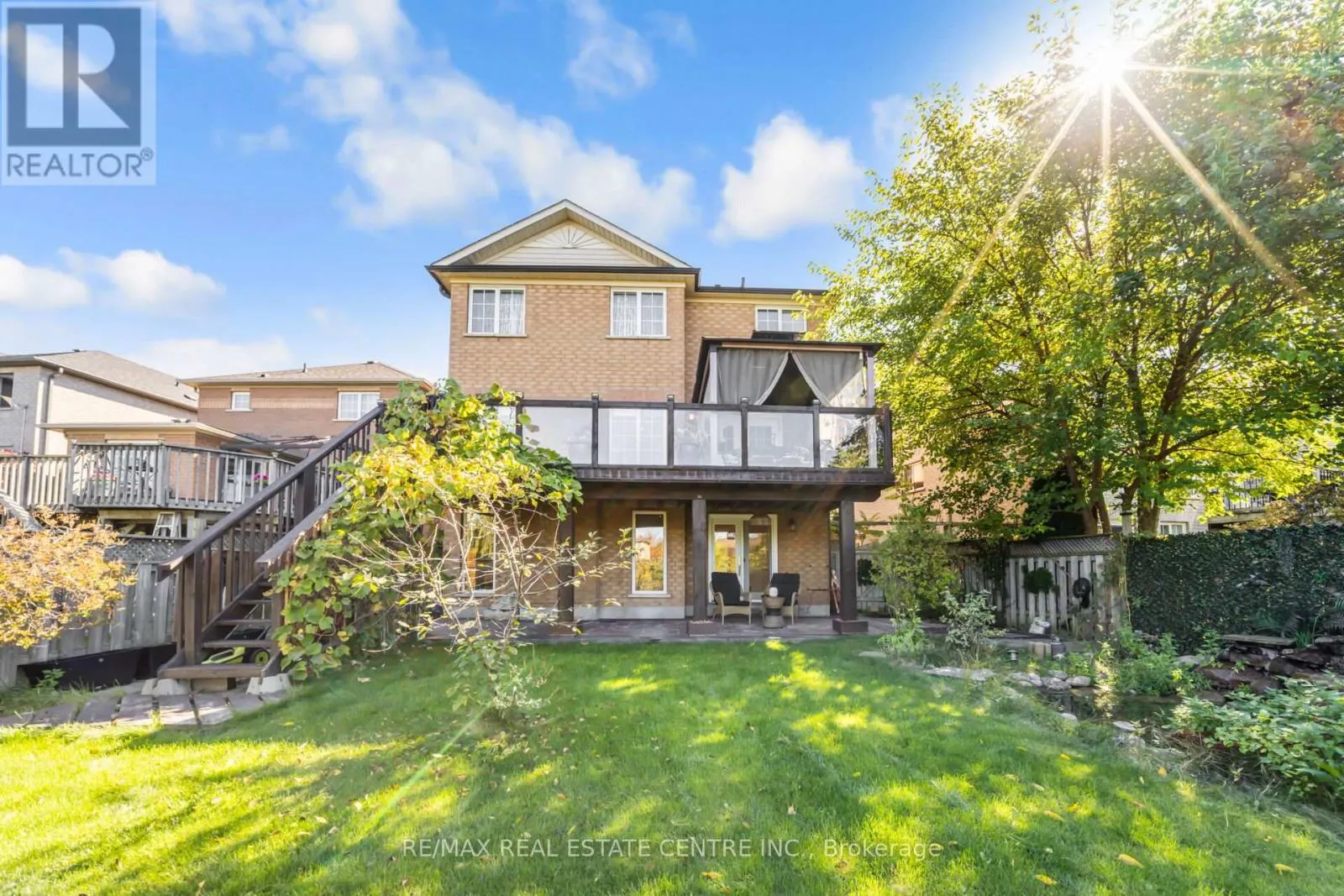 26 PORCHLIGHT ROAD