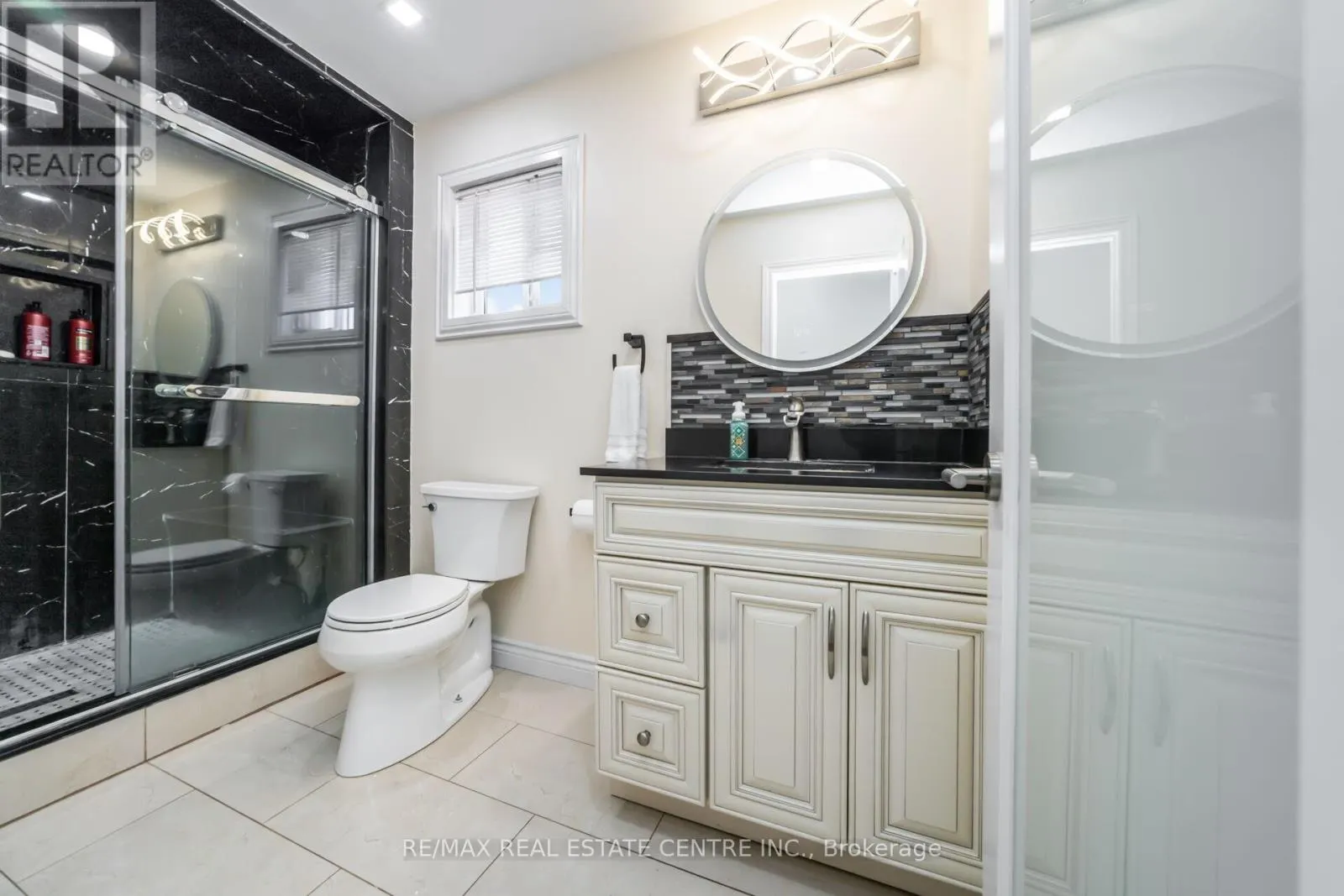 26 PORCHLIGHT ROAD