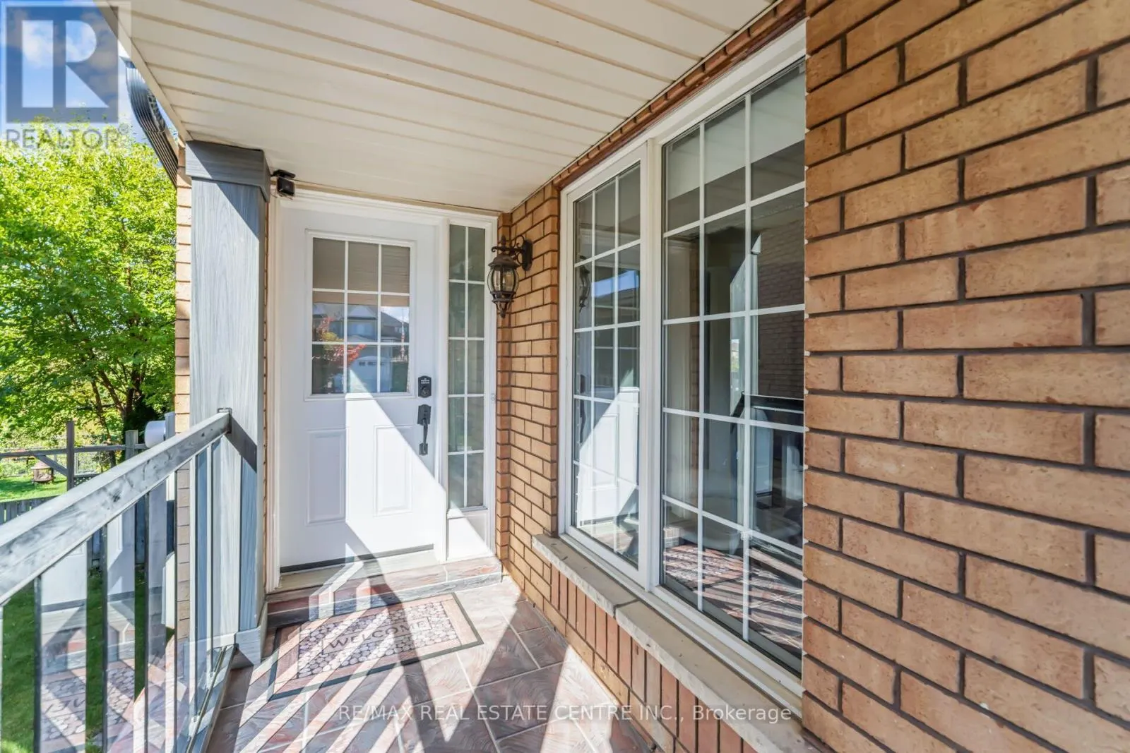 26 PORCHLIGHT ROAD