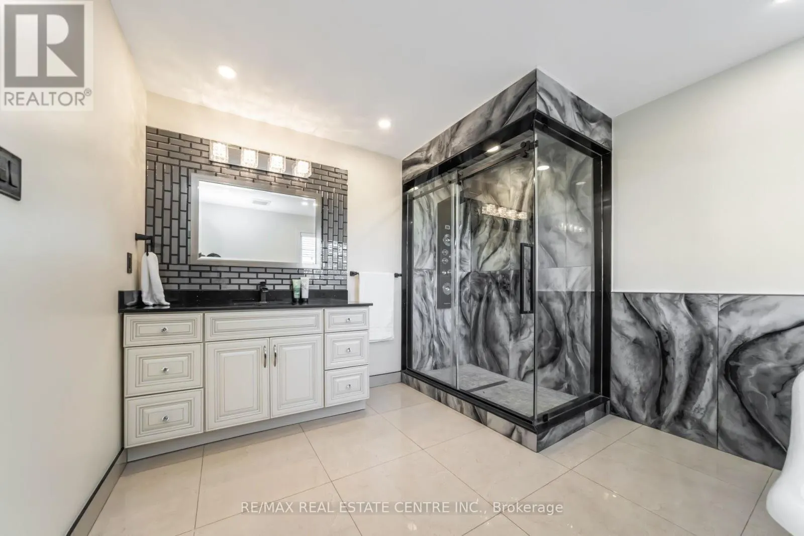26 PORCHLIGHT ROAD
