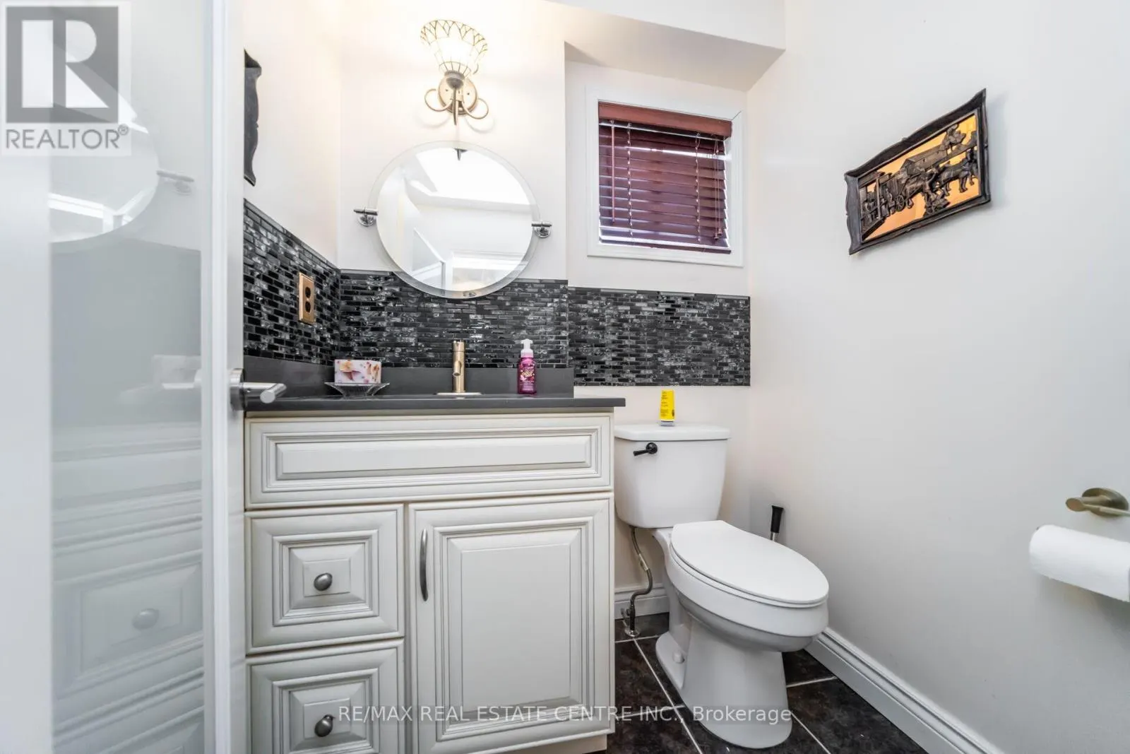 26 PORCHLIGHT ROAD