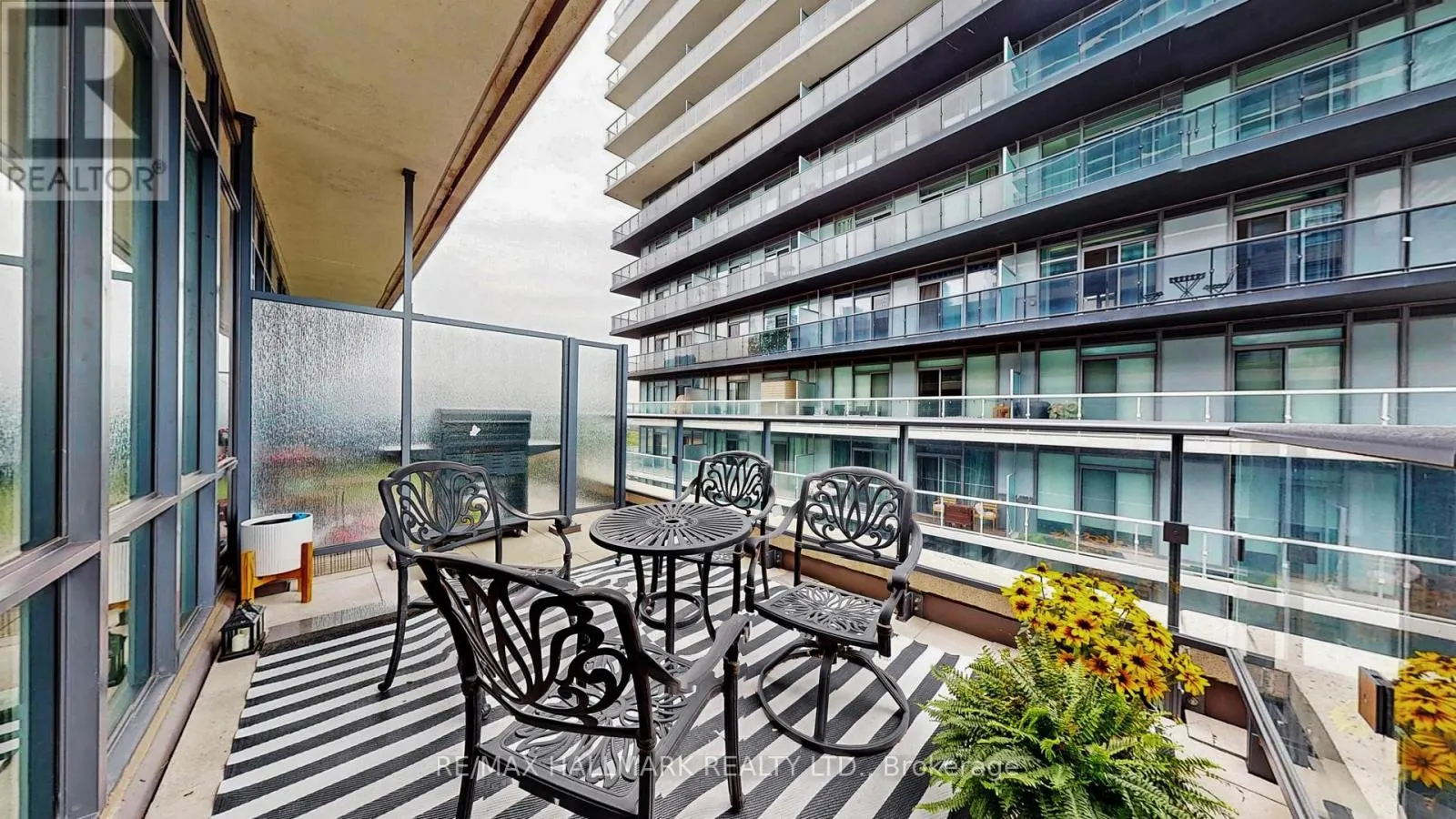 1008 - 60 ANNIE CRAIG DRIVE
