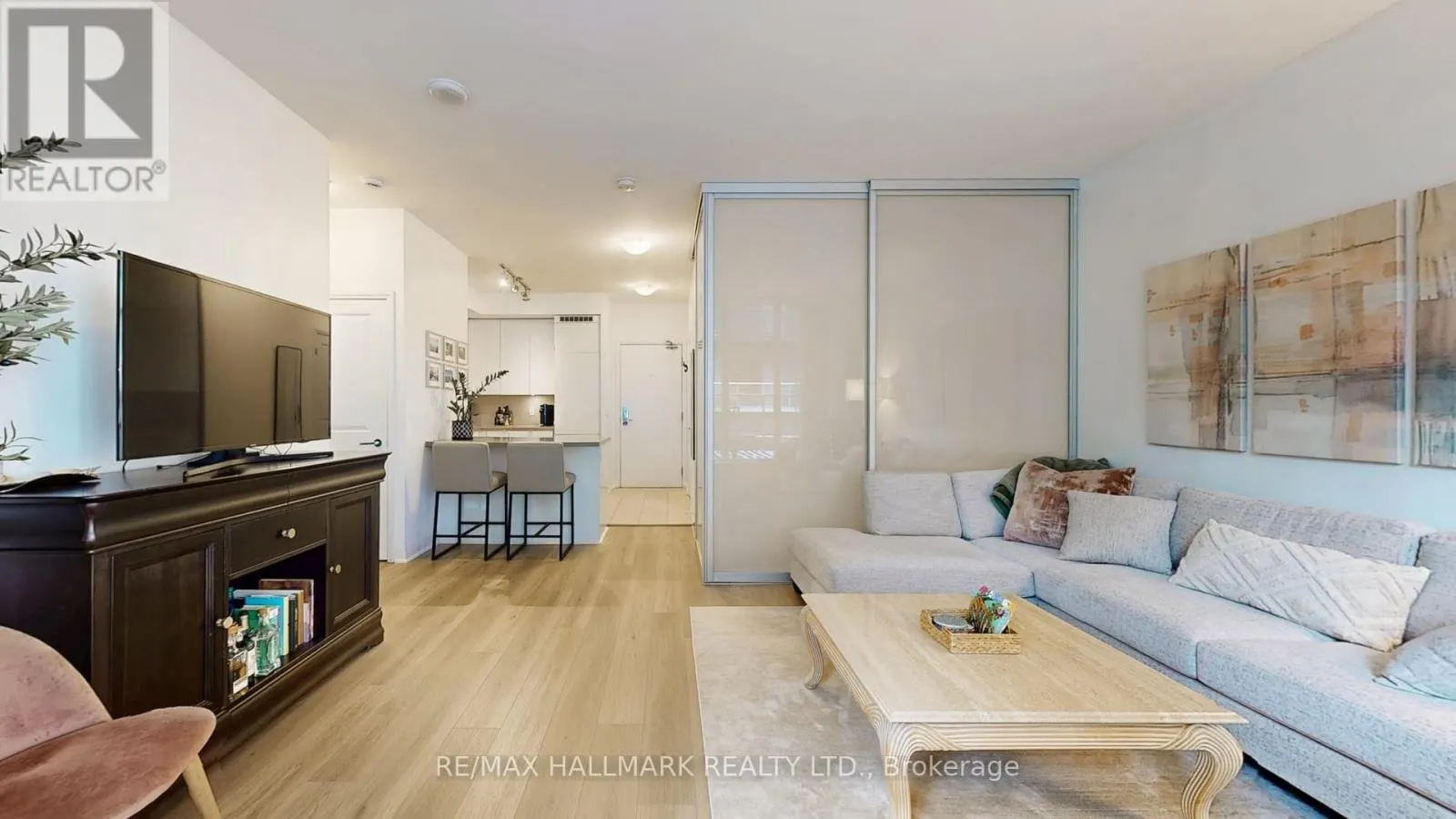 1008 - 60 ANNIE CRAIG DRIVE
