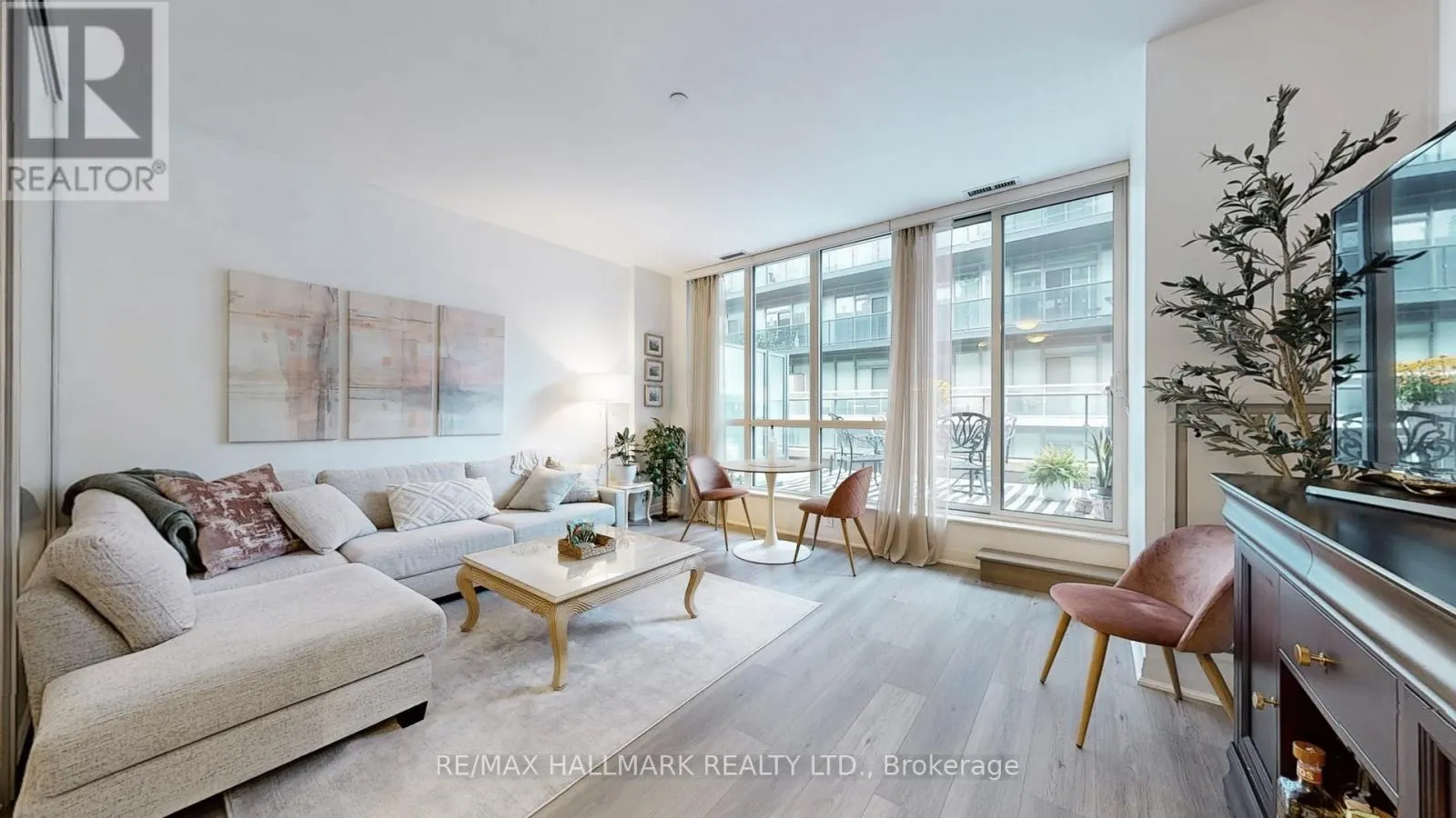 1008 - 60 ANNIE CRAIG DRIVE