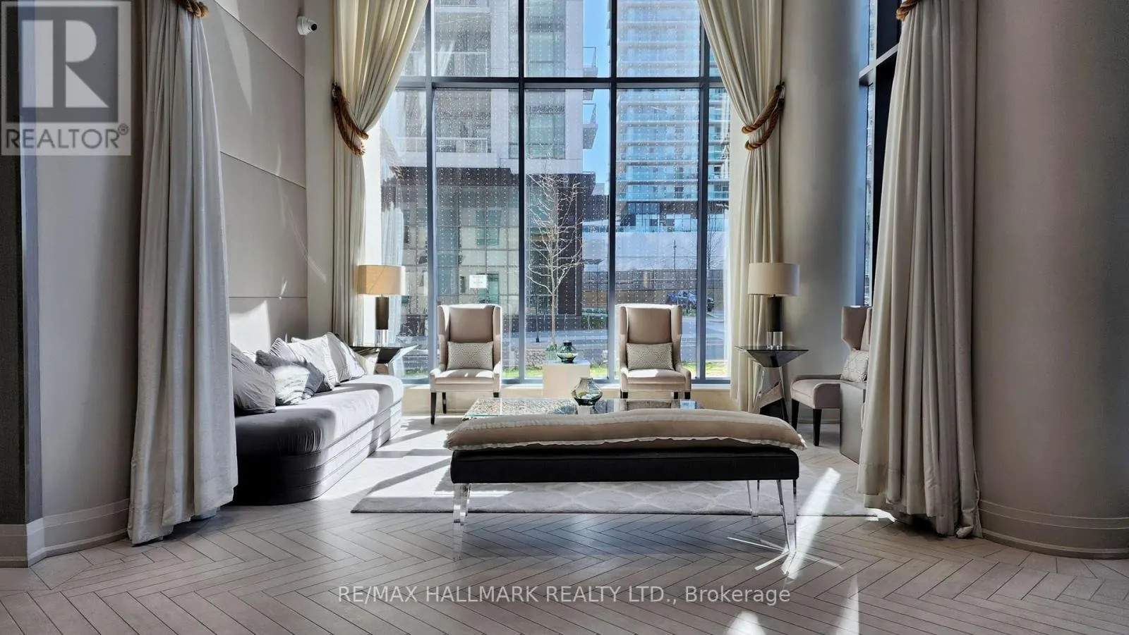 1008 - 60 ANNIE CRAIG DRIVE