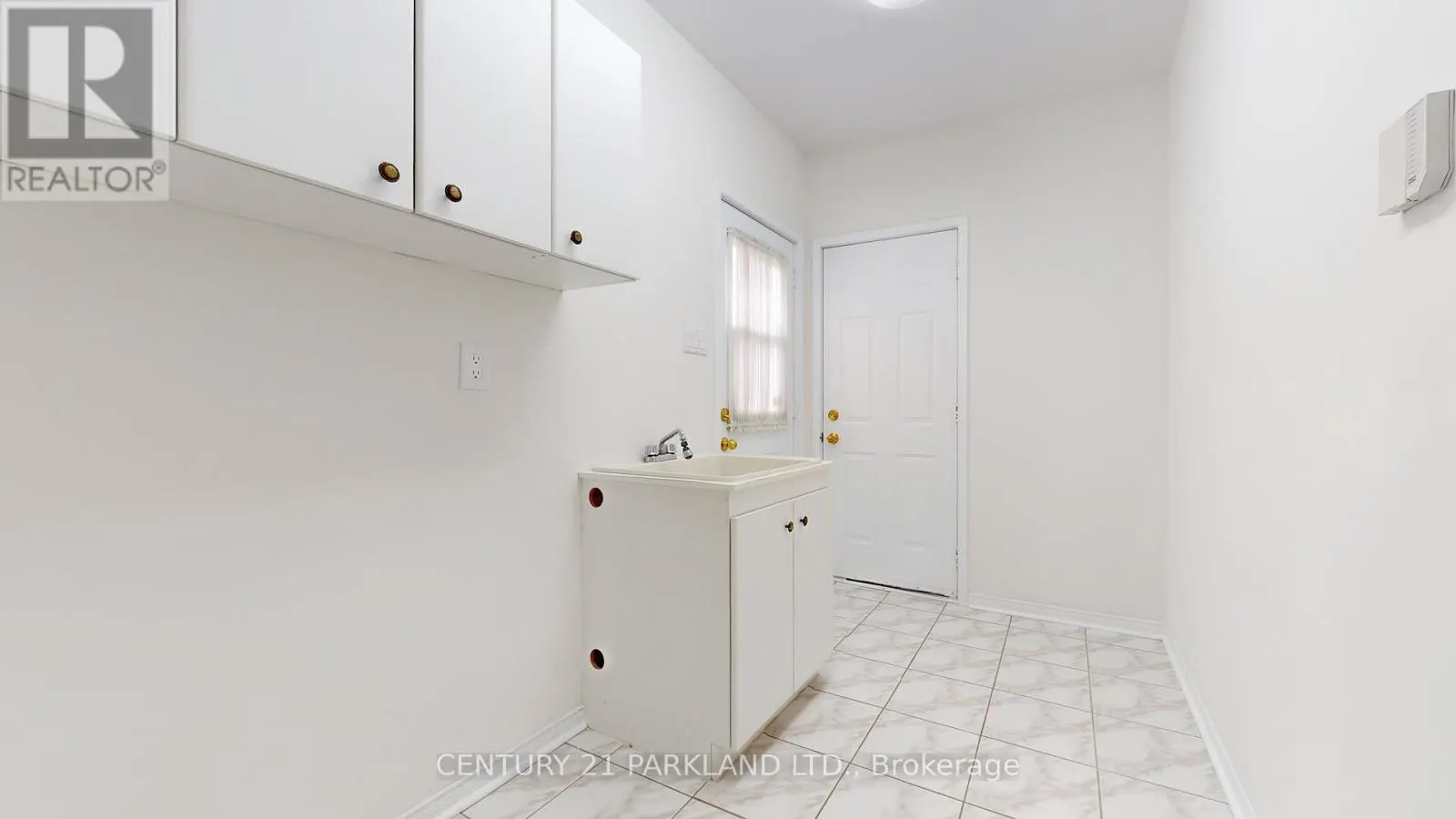 2332 MANOR HOUSE COURT