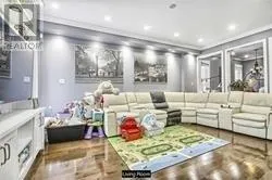 UPPER - 4 TOBERMORY CRESCENT