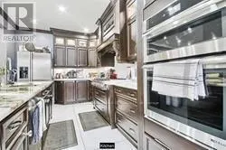 UPPER - 4 TOBERMORY CRESCENT