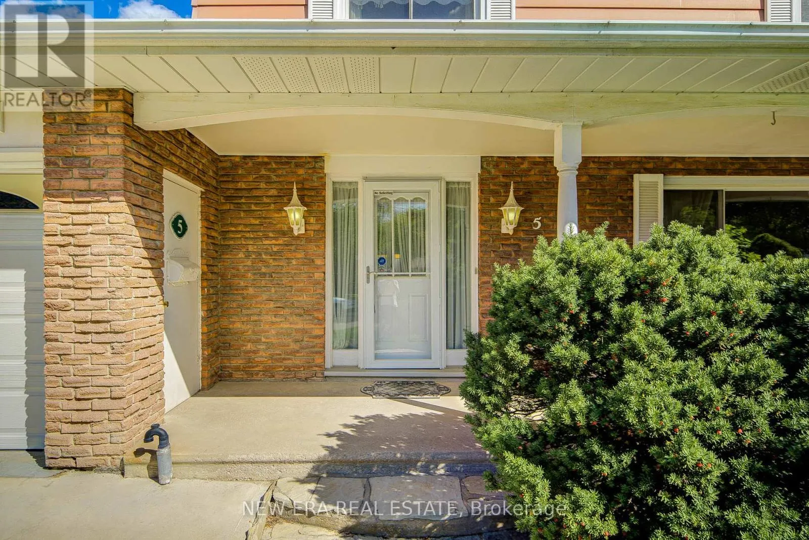 5 BURNHAMILL PLACE